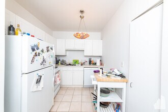 21 W Chestnut St, Unit 1607 in Chicago, IL - Foto de edificio - Building Photo