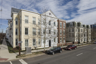 900 N Washington St in Alexandria, VA - Building Photo - Building Photo