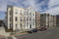 900 N Washington St in Alexandria, VA - Foto de edificio - Building Photo