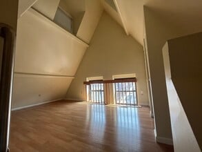484 E 4th St, Unit 1 in Boston, MA - Building Photo - Building Photo