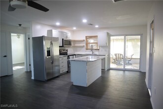27047 Jarvis Rd in Bonita Springs, FL - Building Photo - Building Photo