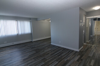 Glengordon Apartments in Edmonton, AB - Building Photo - Building Photo