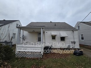 9406 McCracken Rd in Garfield Heights, OH - Building Photo - Building Photo