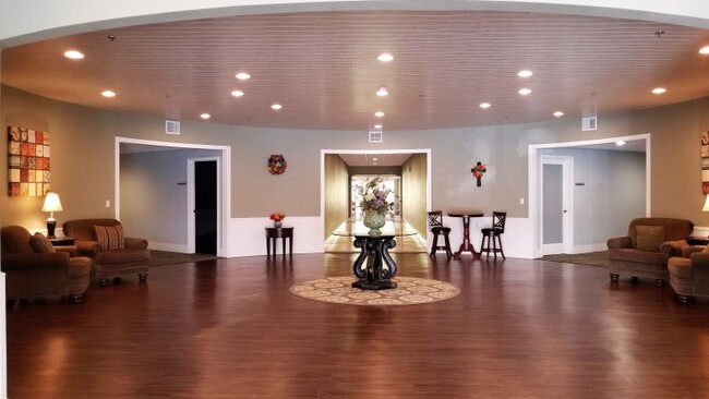 Maple Ridge Senior Apartments in Bonner Springs, KS - Foto de edificio - Building Photo