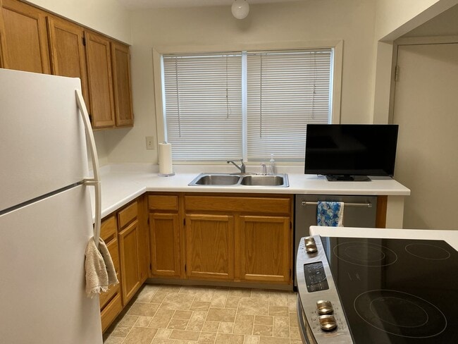 101 Mitchell Cir in Duluth, MN - Building Photo - Building Photo