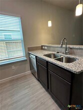 516 Hudson St in Seguin, TX - Building Photo - Building Photo