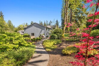 9165 Burlingame Ct NE in Bainbridge Island, WA - Building Photo - Building Photo