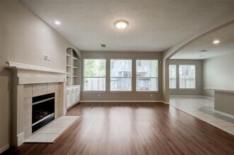 115 W Burberry Cir in Conroe, TX - Building Photo - Building Photo