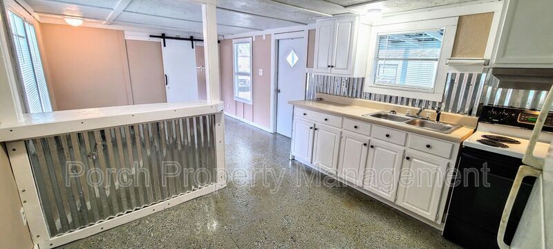 7318 Hayward Ave in Pensacola, FL - Building Photo