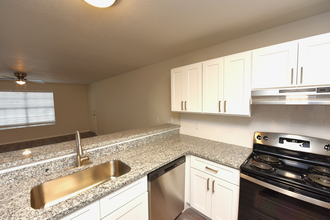 Keystone Crossing Apartments in Springdale, AR - Building Photo - Building Photo