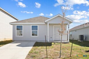 316 Alligator Crk in Seguin, TX - Building Photo