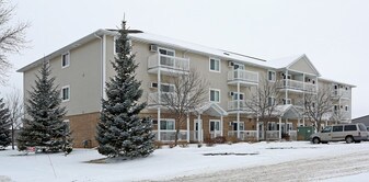 Golden Valley in Little Chute, WI - Building Photo