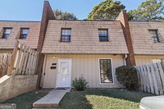 6429 Woodstone Way in Morrow, GA - Building Photo - Building Photo