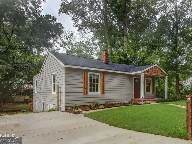 property at 686 Center Hill Ave NW