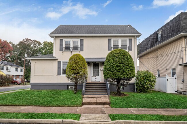 64 Hudson Ave, Unit #1