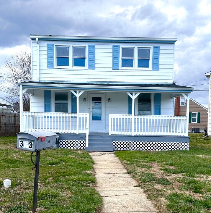 303 Parkwood Rd in Dundalk, MD - Building Photo