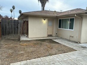 1803 Brewer Way in Modesto, CA - Building Photo - Building Photo