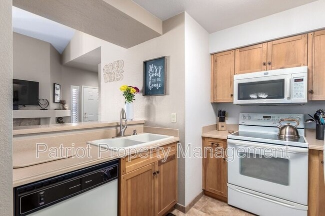 property at 9708-9708 E Vía Linda