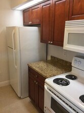 18810 NW 57th Ave in Hialeah, FL - Building Photo - Building Photo