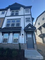 9458 Senator Royall Dr in Charlotte, NC - Building Photo