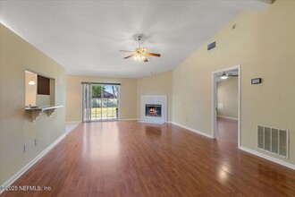 3250 Bridgecove Cir E in Jacksonville, FL - Building Photo - Building Photo