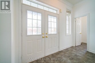 1137 Quick St in Newmarket, ON - Building Photo - Building Photo