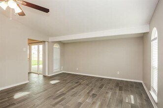 625 Nora Ln in Desoto, TX - Building Photo - Building Photo