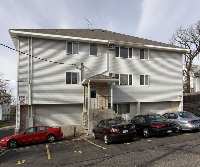 1010 6th Avenue S in St. Cloud, MN - Building Photo - Building Photo