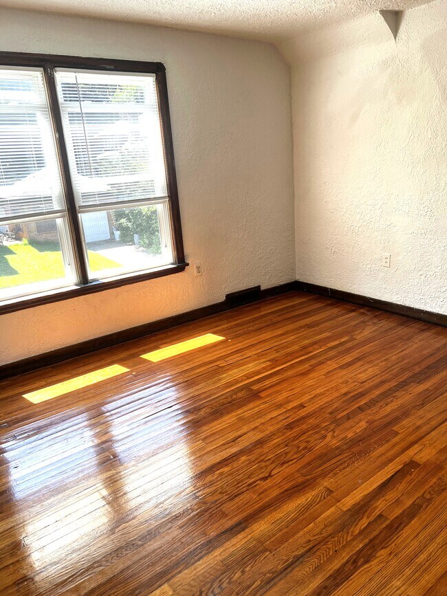 923 Walnut St, Unit 2