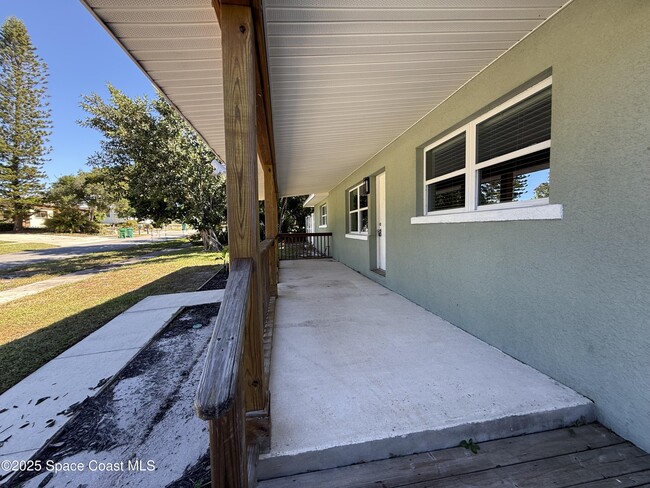 337 Mc Leod Dr in Cocoa, FL - Building Photo - Building Photo