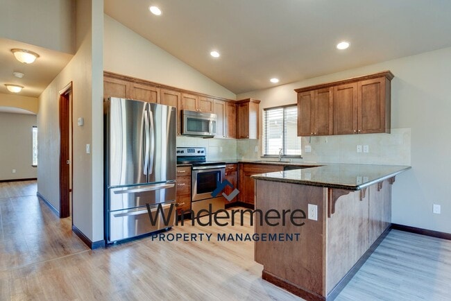 1443 NW Lofton Loop in Oak Harbor, WA - Building Photo - Building Photo