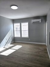 33-35 Rowe Ave in Hartford, CT - Foto de edificio - Building Photo