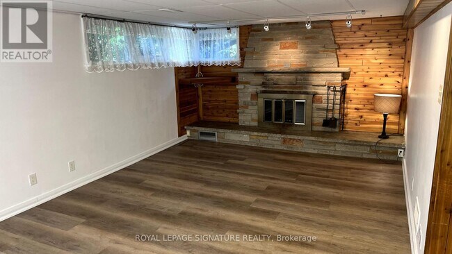 4 Walbon Rd in Toronto, ON - Building Photo - Building Photo