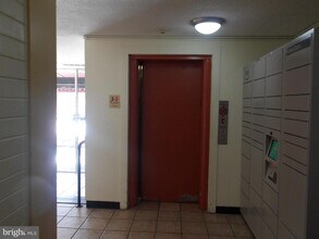 8 S Van Dorn St in Alexandria, VA - Building Photo - Building Photo