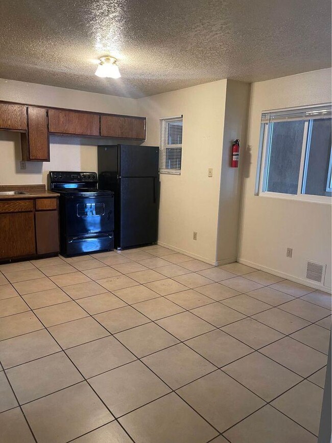 501 Vermont St NE in Albuquerque, NM - Building Photo - Building Photo