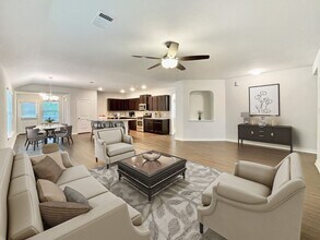 13014 Cadenza Crk in San Antonio, TX - Building Photo - Building Photo