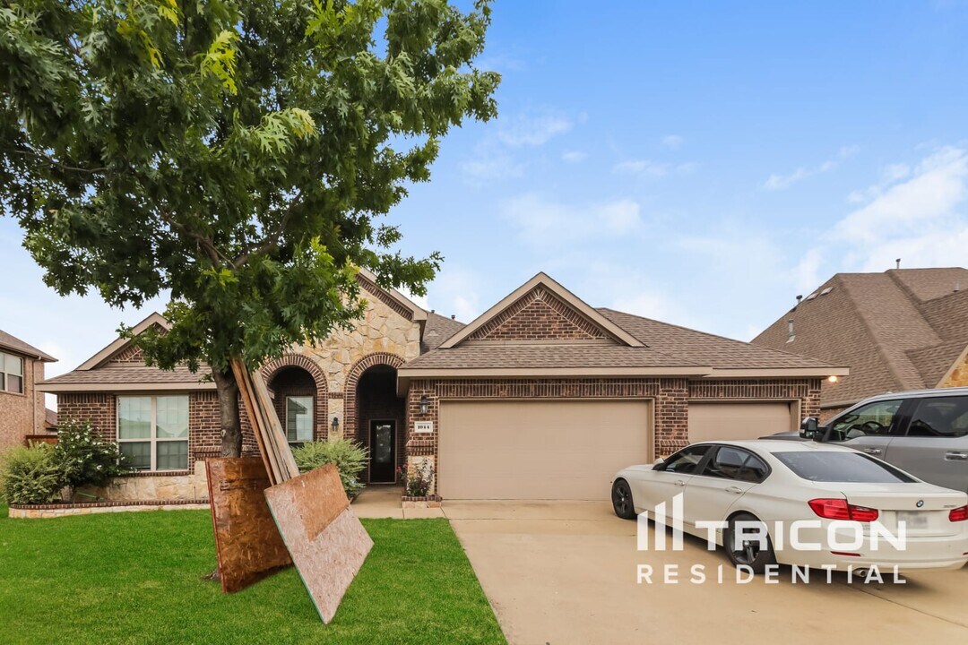 1044 Lufkin Ln in Forney, TX - Building Photo