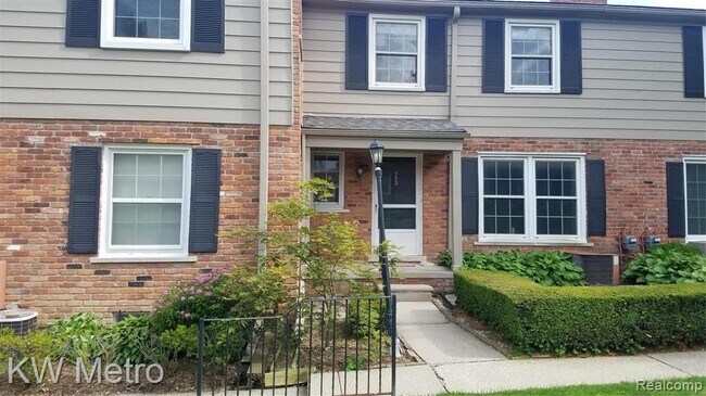 property at 553 N Old Woodward Ave