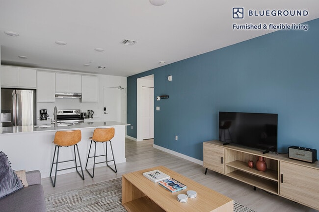 2201 Polk St in Hollywood, FL - Building Photo - Building Photo