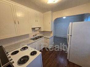 1028 E Mission Ave in Spokane, WA - Foto de edificio - Building Photo