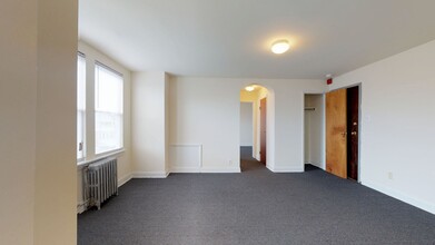 Chester Lynne Apartments in Philadelphia, PA - Building Photo - Building Photo