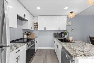 2704 27th Way in West Palm Beach, FL - Building Photo