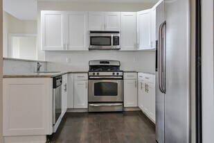 319 GRANT Ave in Jersey City, NJ - Building Photo