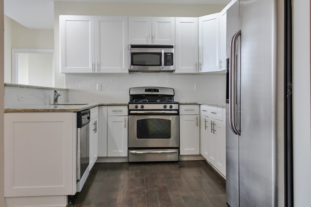 319 GRANT Ave in Jersey City, NJ - Building Photo