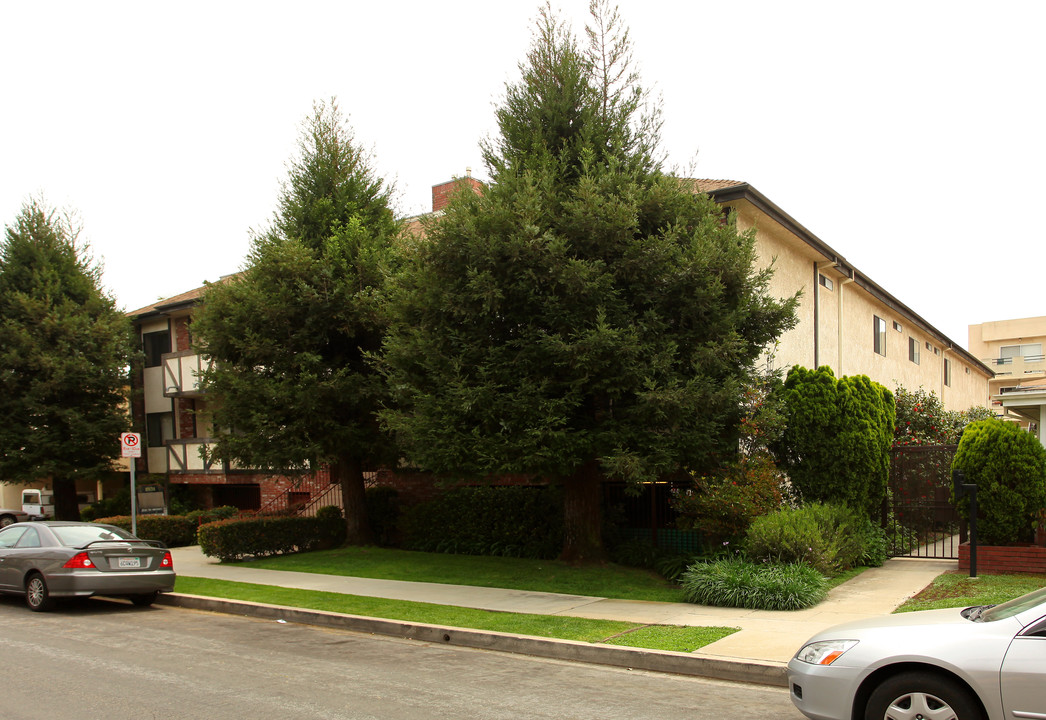 1831 Purdue Ave in Los Angeles, CA - Building Photo