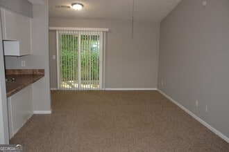 4952 Isle Royal Ct in Stone Mountain, GA - Building Photo - Building Photo