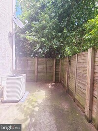 1732 Fontain St photo'