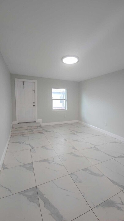 621 NW 5th Ave in Pompano Beach, FL - Building Photo