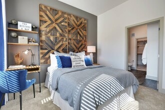 Aspen at Mercer Crossing in Farmers Branch, TX - Foto de edificio - Building Photo