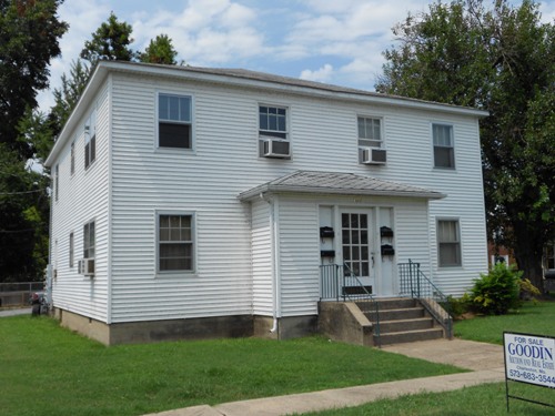 107 S Virginia St in Charleston, MO - Foto de edificio